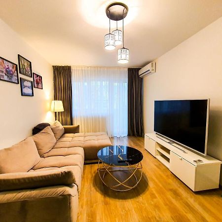 Luxurious Retreat 1Br Apartment With Netflix, Private Parking And Self Check In Popesti-Leordeni Exterior photo